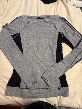 lululemon athletica Long Sleeve Gray and Black Seam Detail Top